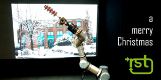 Roboter spielt Rassel